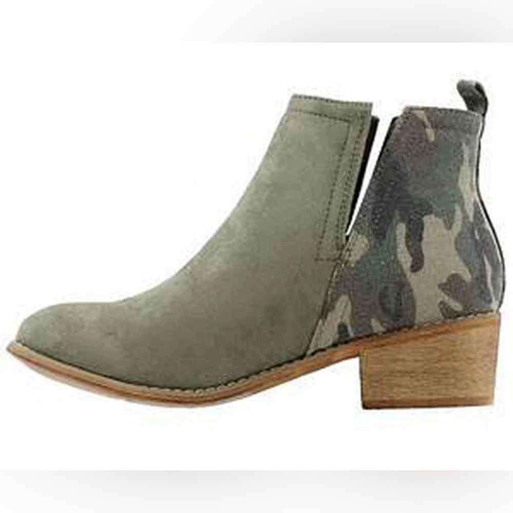 EUC Boutique Corky’s Camouflage Ankle Boots - Picture 1 of 8